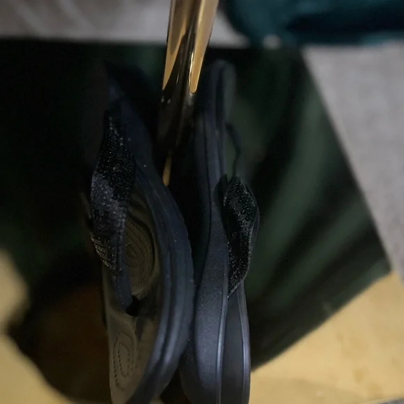 CROCS Black Textured Sandals - Picture 4 of 4